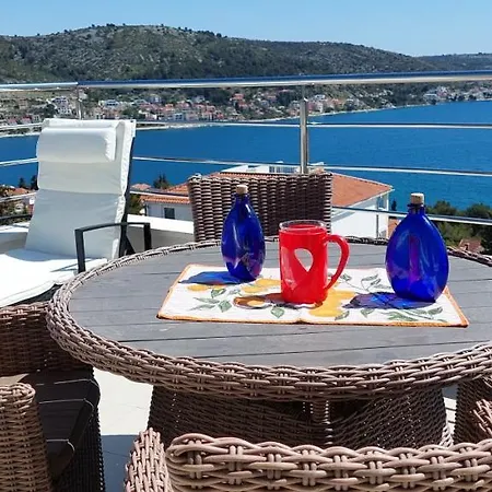 Penthouse Sea View *