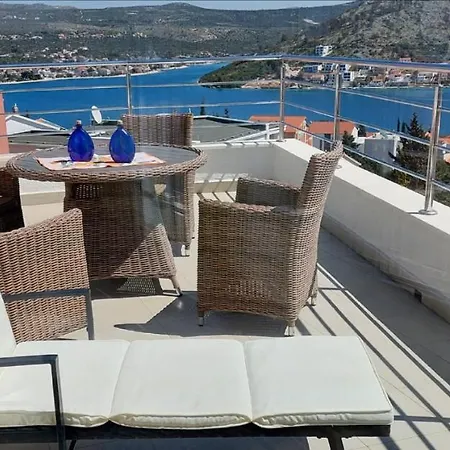 Penthouse Sea View Apartament *