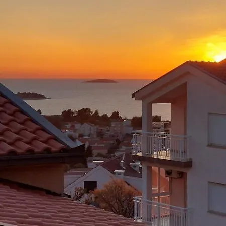 Penthouse Sea View *